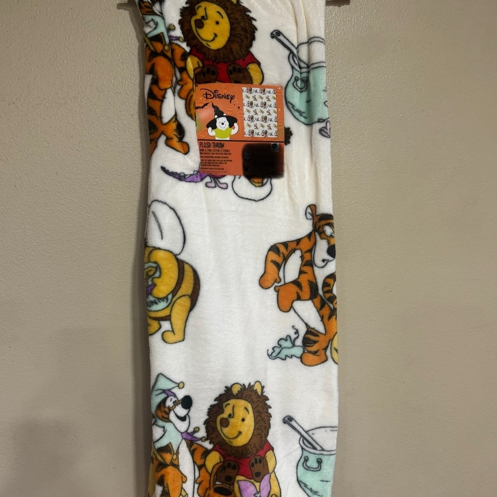 Disney Winnie The Pooh Halloween Trick Or Treat Plush Throw Blanket